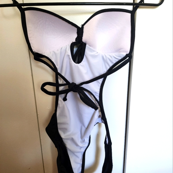 VENUS one piece swim suit - Picture 4 of 6